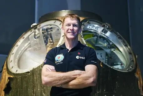 Astronauta-telefona-dalla-Iss-alla-Terra-ma-sbaglia-il-numero-telefonico