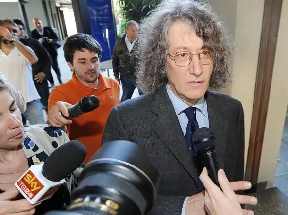 M5S-Casaleggio-vuole-abolire-macellerie-tabaccherie-e-librerie