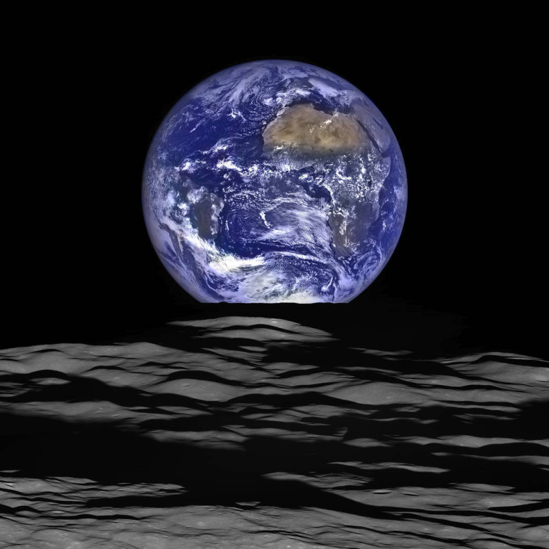 Nasa, le foto mozzafiato della Terra che sorge dalla Luna