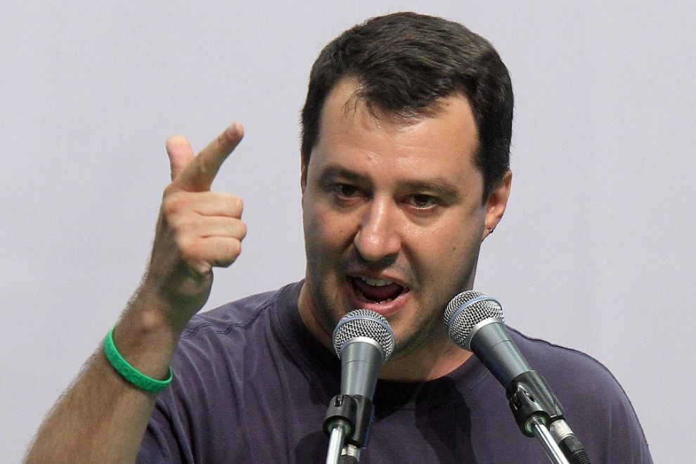 Matteo Salvini contro le decisioni di Renzi su Isis è un vigliacco