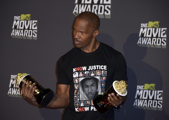 Jamie-Foxx-eroe-nella-vita-estrae-un-uomo-da-un-veicolo-in-fiamme