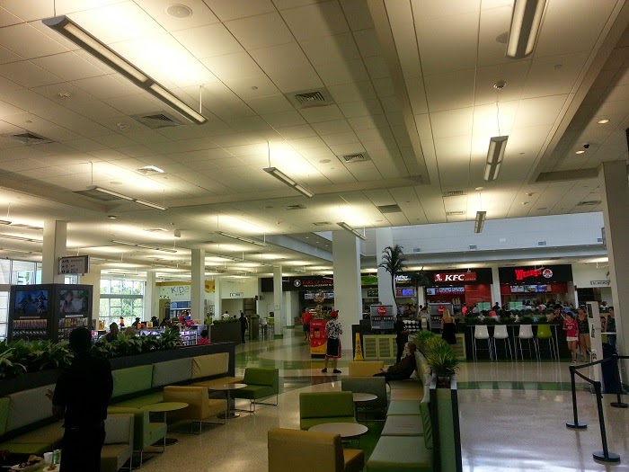 Clochard-entra-in-autogrill-la-cassiera-capisce-che-è-il-padre-scomparso-da-venti-anni