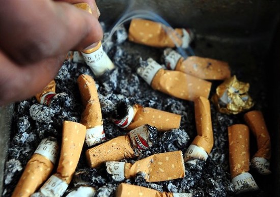 Dal-2-febbraio-multe-salate-per-chI-getta-i-mozziconi-a-terra-sanzioni-fino-a-300-euro