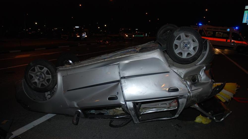 Torino-choc-auto-contro-il-palo-di-un-semaforo-morti-tre-ragazzi