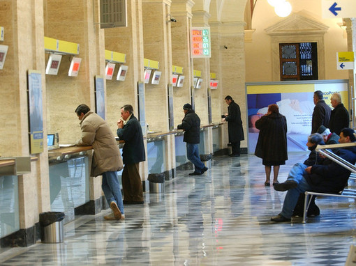 Airasca, impiegata delle poste sviene durante rapina la soccorrono i due ladri