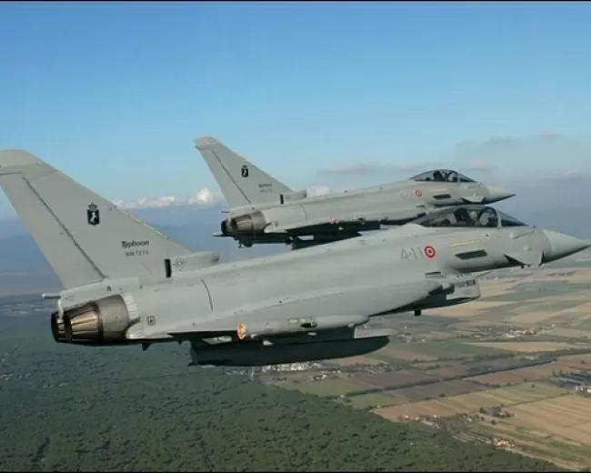 Intercettato-da-due-caccia-italiani-un-aereo-che-volava-senza-autorizzazione