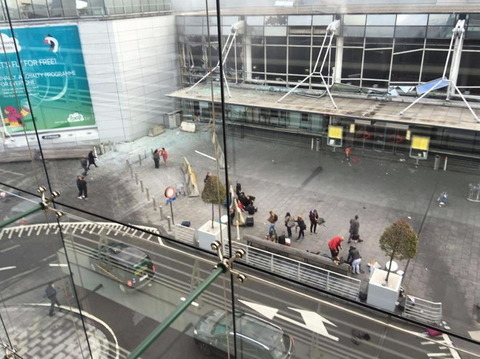 Attentato-Isis-Bruxelles-oggi-ultime-notizie-su-esplosioni-aeroporto-e-metro- 23-i-morti
