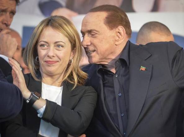 Roma, Giorgia Meloni e Matteo Salvini chiedono a Berlusconi di ripensarci