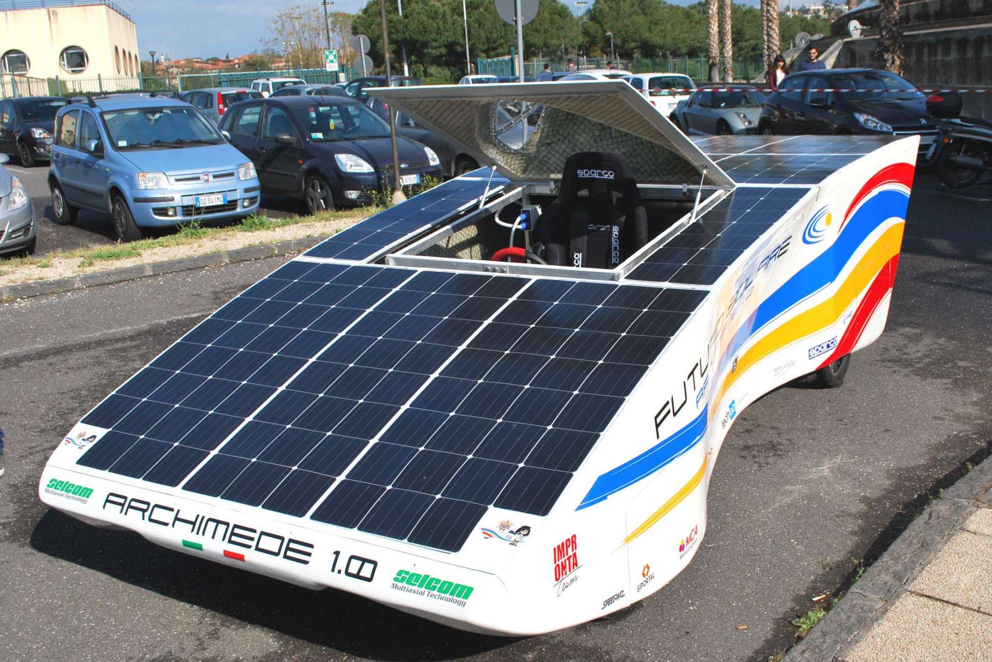 Archimede-l-auto-ad-energia-solare-ideata-in-Sicilia-a-costo-e-impatto-zero
