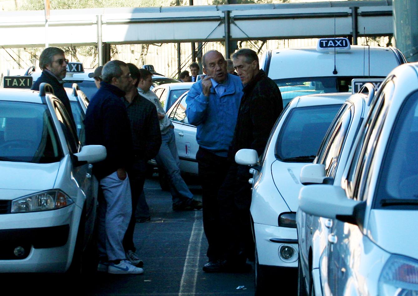 Roma due turisti truffati da un tassista pagano 40 euro per percorso di 2 Km