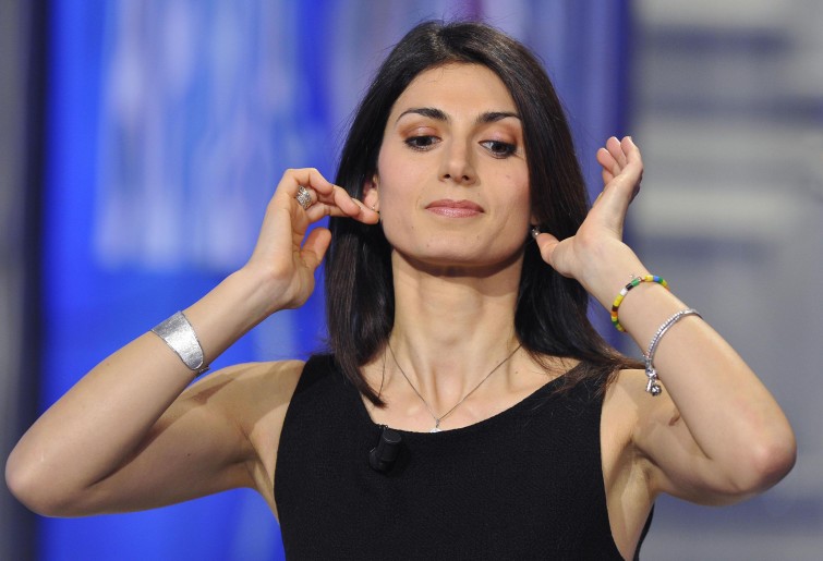 Virginia Raggi a Roma scelti gli assessori con le primarie e secondo il curriculum