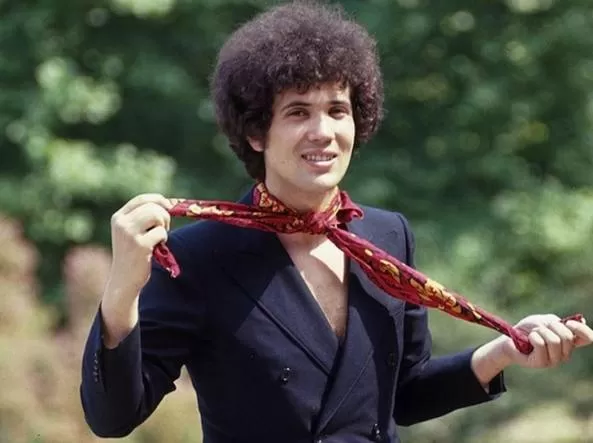 Lucio Battisti, per una studentessa era un fascista, il prof le dà 4 e una nota di demerito
