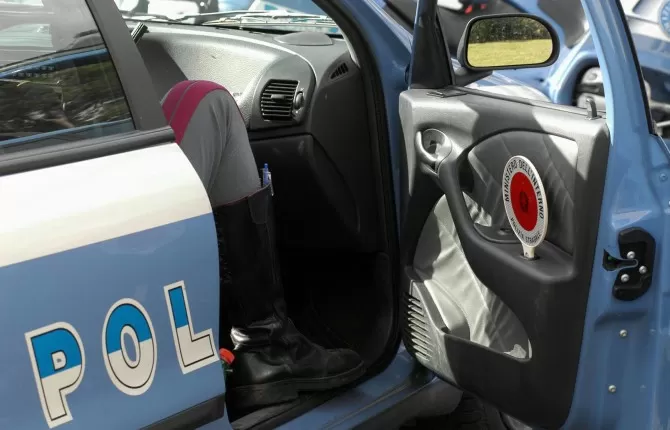 Statale 16 tra Santo Spirito e Giovinazzo conducente Tir perde controllo mezzo e tampona auto, due donne ferite