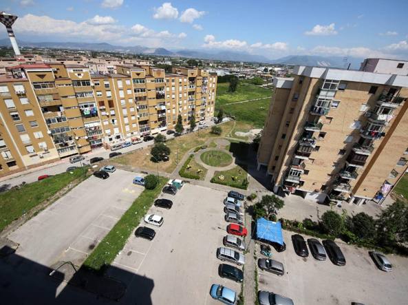 Caivano l’orco accusato di aver violentato e ucciso una bambina è stato picchiato con calci e pugni da altri detenuti