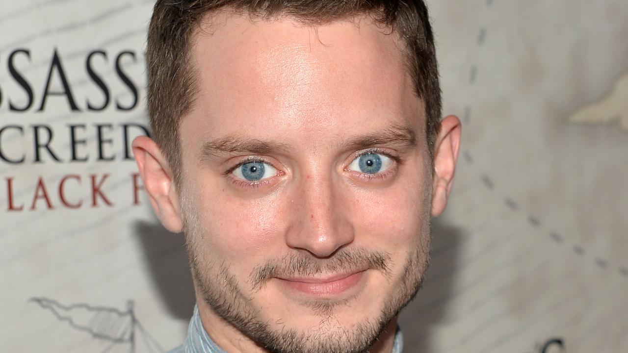 Elijah Wood  prima dichiara che a Hollywood ci sono un sacco di vipere, poi smentisce