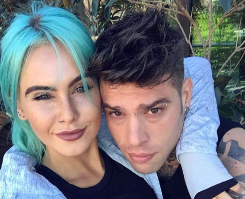 Fedez già terminata la love story con la formosa Dj dai capelli turchini