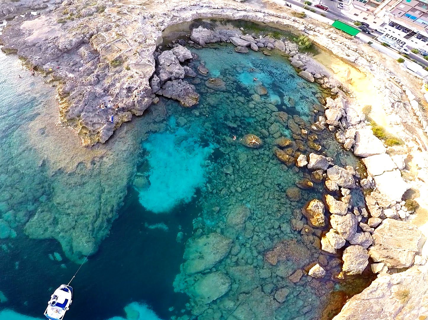 Gallipoli, rischio crolli. Niente bagno in alcune delle spiagge più belle della costa