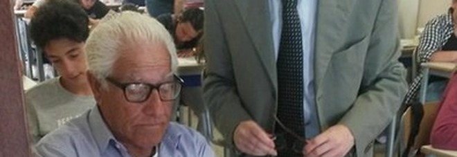 Brindisi, unico in Italia, a 81 anni va a scuola per gli esami di licenza media