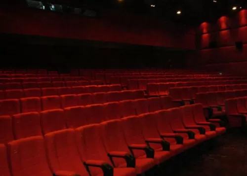 Cinema Galleria, spintoni e rissa tra spettatori sedata dai carabinieri