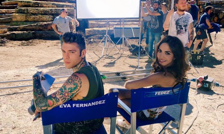 Fedez fa la corte a Rociò Munoz Morales ma solo in  “Un passo dal cielo 4”