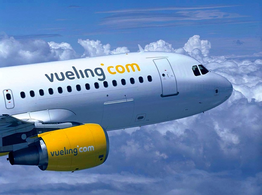 Nuova odissea per i passeggeri della Vueling della tratta Firenze-Bari, molti erano baresi,  alcuni bambini