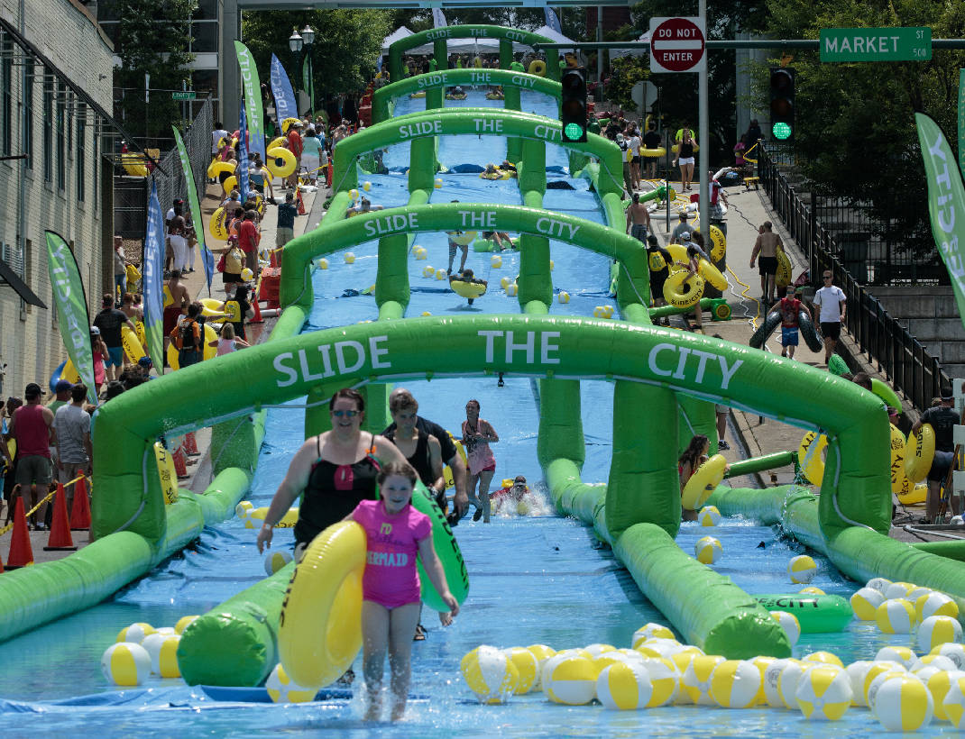 A Bari “Slide the City”  grande divertimento per bambini sarà montato un scivolo gonfiabile di ben 190 metri