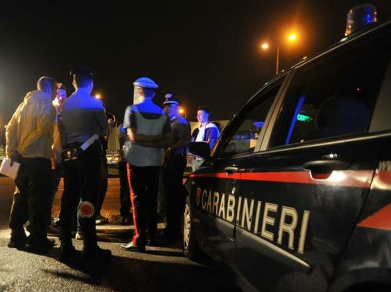 Trani, violenta rissa per uno smartphone, 4 arresti e due persone ferite