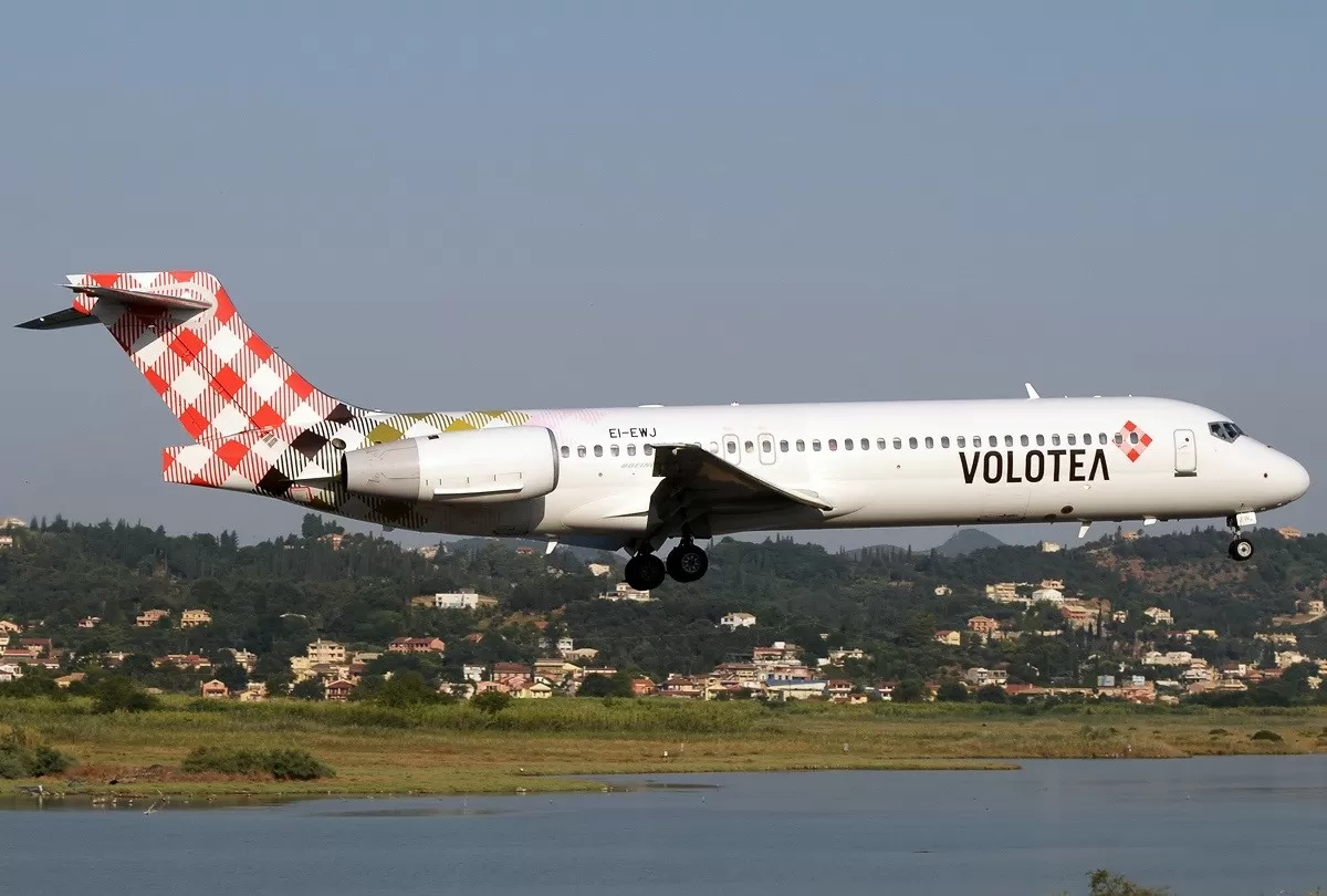 Volotea, Bari-Santorini odissea di due giorni per viaggiatori baresi e leccesi, alcuni hanno accusato malori