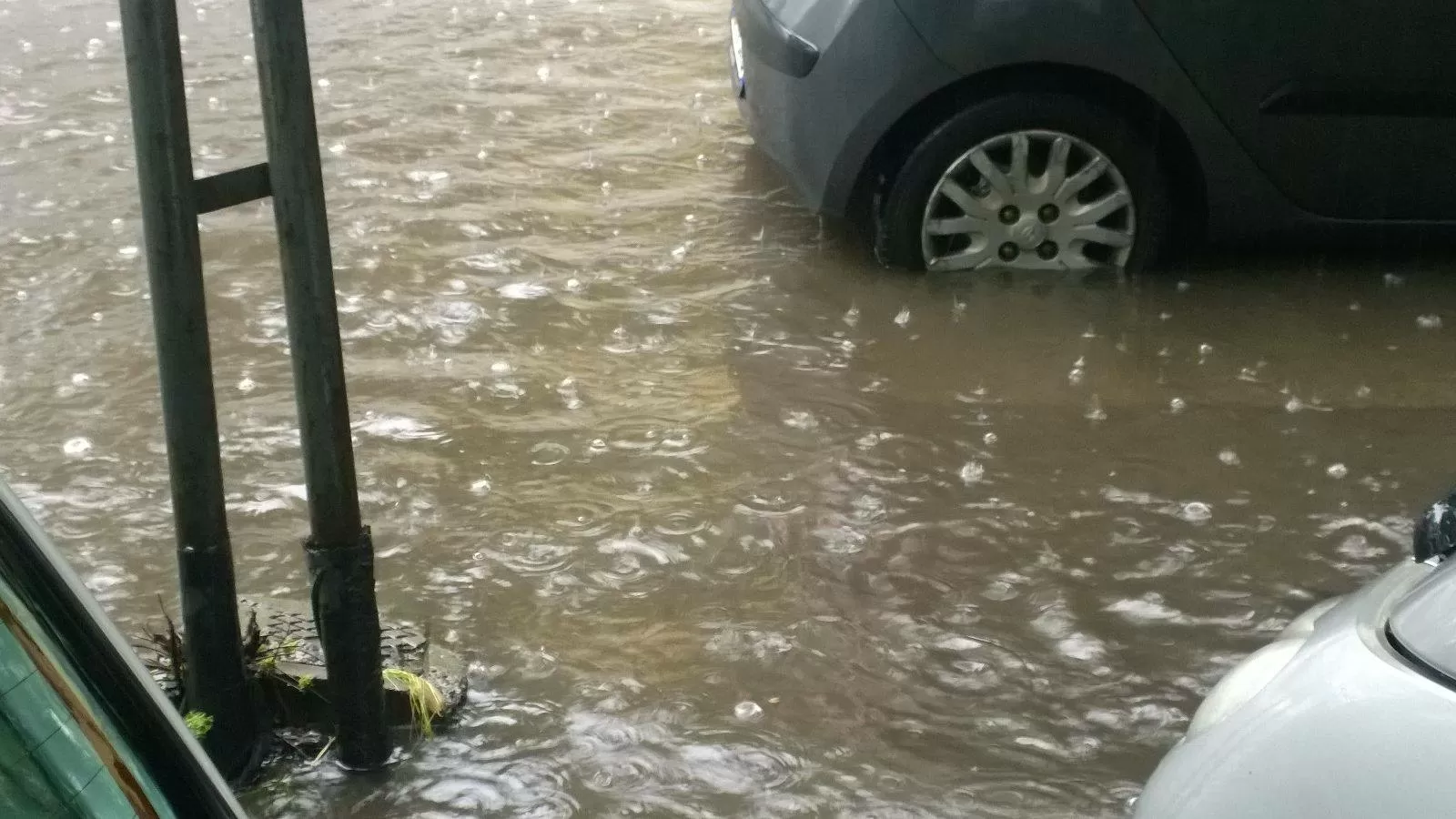 Maltempo, forti piogge e allagamenti a Bari e Molfetta, situazione drammatica a Corato
