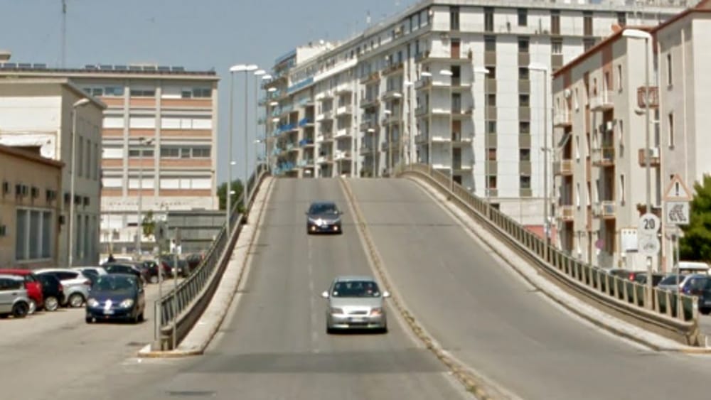 Bari, Ponte di Vagno. Nuovi disagi. Da lunedì chiude la corsia di marcia verso il lungomare