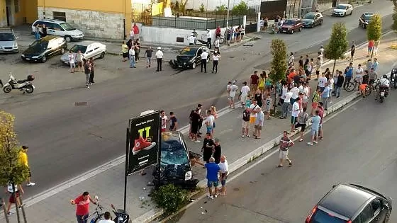 Bari, il ragazzo che aveva venerdì scorso travolto e ucciso una donna di 49 anni è ai domiciliari