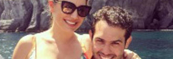 Kelly  Brook  esplosiva, foto in costume , fan in delirio