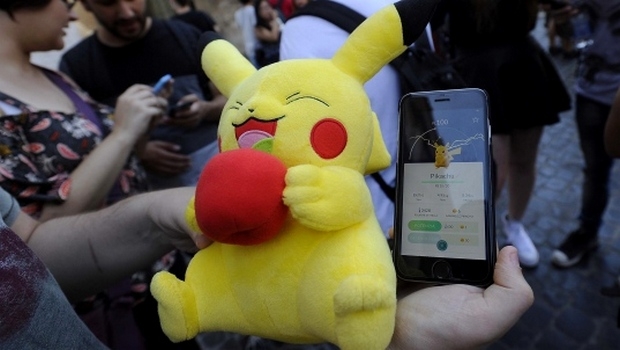 Bari in pieno centro è Pokemon mania, rallentamenti alla circolazione delle auto e a rischio la sicurezza dei ricercatori