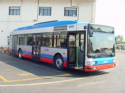 A Taranto una ventiduenne in vacanza lascia il pc sul bus, l’ Amat lo restituisce