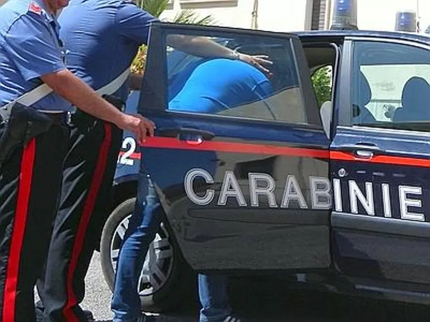 Parcheggio Auchan di Casamassima banditi baresi foravano prima le ruote delle auto in sosta e poi ripulivano i proprietari