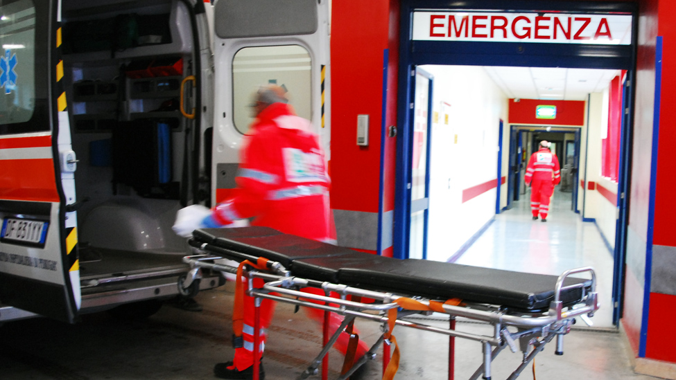 Terribile incidente sulla Turi – Castellana Grotte si ribalta mezzo 9 i feriti, due gravi