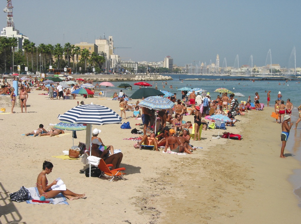 Emergenza Covid-19, Emiliano “le spiagge libere devono essere gestite come i lidi attrezzati”