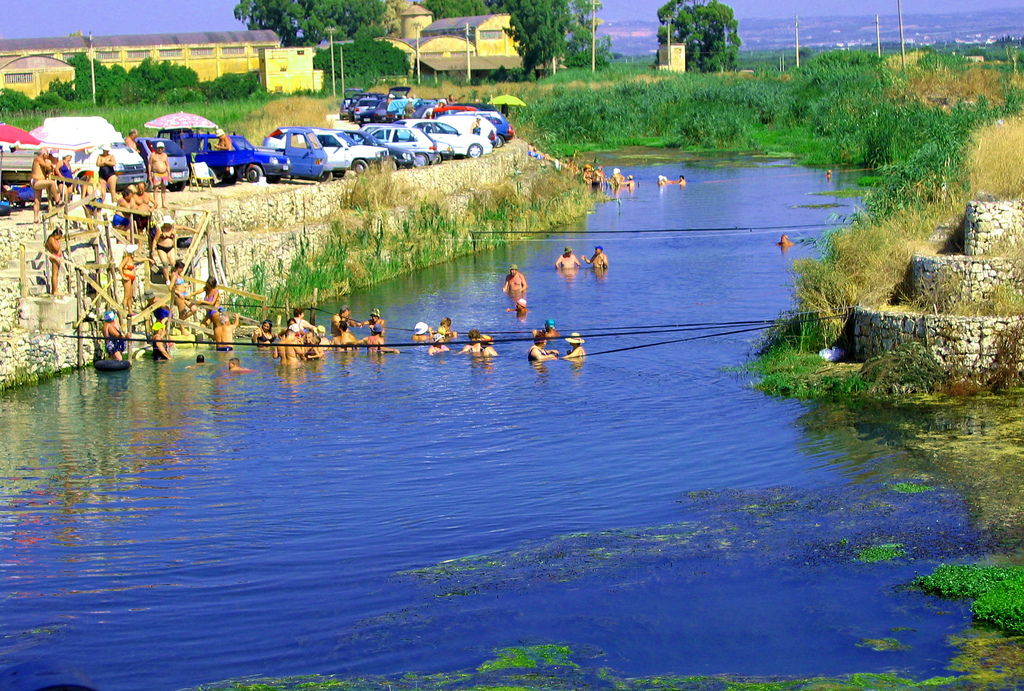 A Taranto, vicino l’Ilva scorre il fiume Tara la cui acqua si crede sia in grado di curare miracolosamente