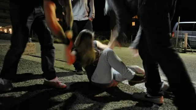 Violenza di gruppo a Bari, gli chiedono una sigaretta, non la da e viene pesato a sangue