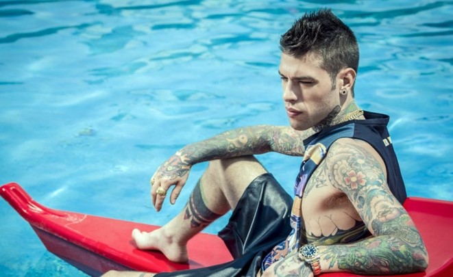 Bel gesto di Fedez, Fabio Rovazzi e Alessandra Amoroso il ricavato di “Vorrei ma non posto”, “Andiamo a comandare” e “vivere a colori” sarà interamente devoluto alla ricostruzione dell’asilo nido di Amatrice