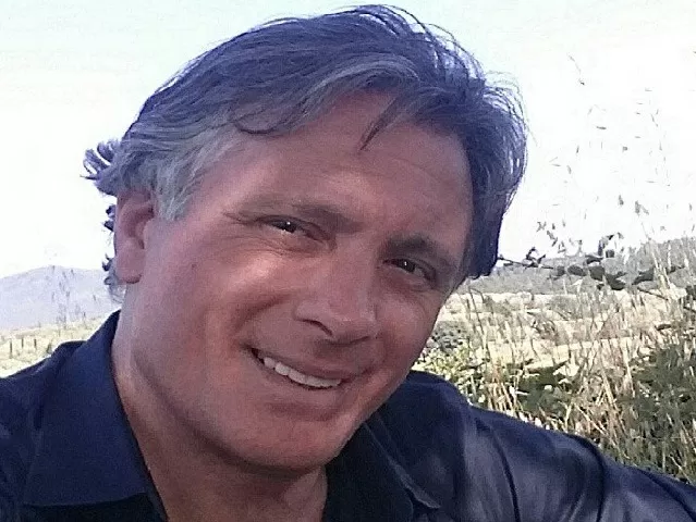 Uomini e Donne, Giorgio Manetti ha stabilito un tariffario per stare in sua compagnia, le fan non lo vogliono più a “Uomini e donne”