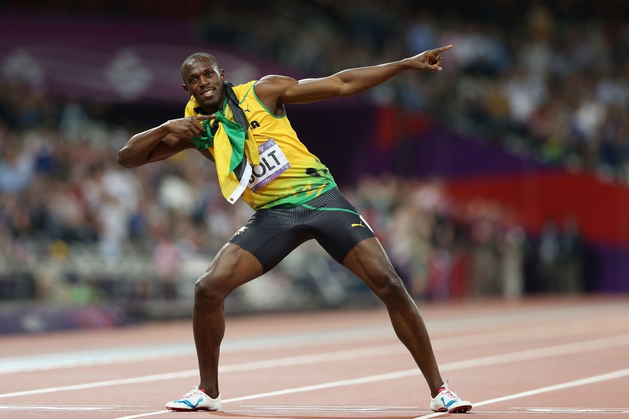Usain Bolt festeggia le tre medaglie d’oro passando la notte con una focosa 20enne brasiliana tradendo la sua fidanzata storica