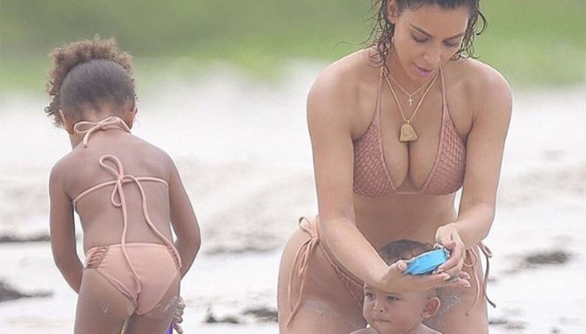 Kim Kardashian al mare, posta foto e i fan impazziscono