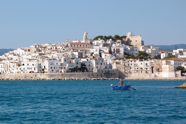 Puglia, attimi di terrore in mare, bagnante rischia di annegare, vivo per miracolo