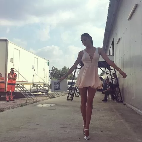 Belen Rodriguez messa alla porta da una notissima casa di moda, ma lei smentisce