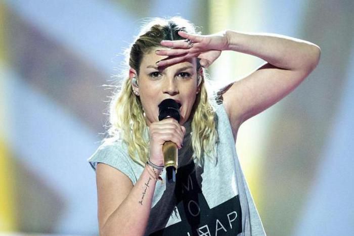 Emma Marrone e la sua voglia matta di diventare mamma, vorrei un figlio anche senza un papà