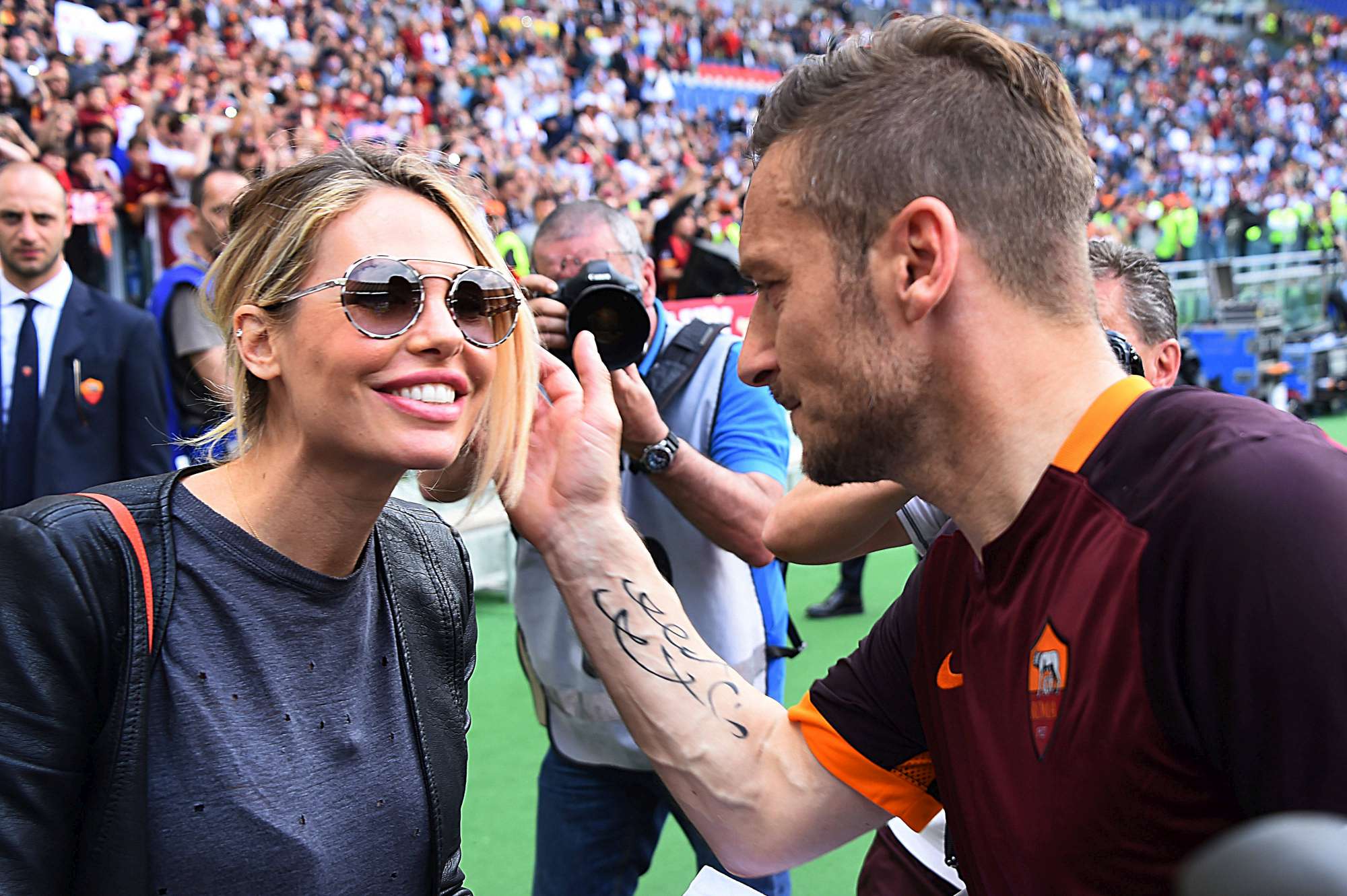 Francesco Totti e Ilary Blasi, Alfonso Signorini decide di parlare