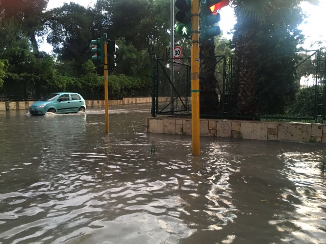 Allerta meteo Bari e provincia, per lunedì prossimo possibili piogge anche di forte intensità