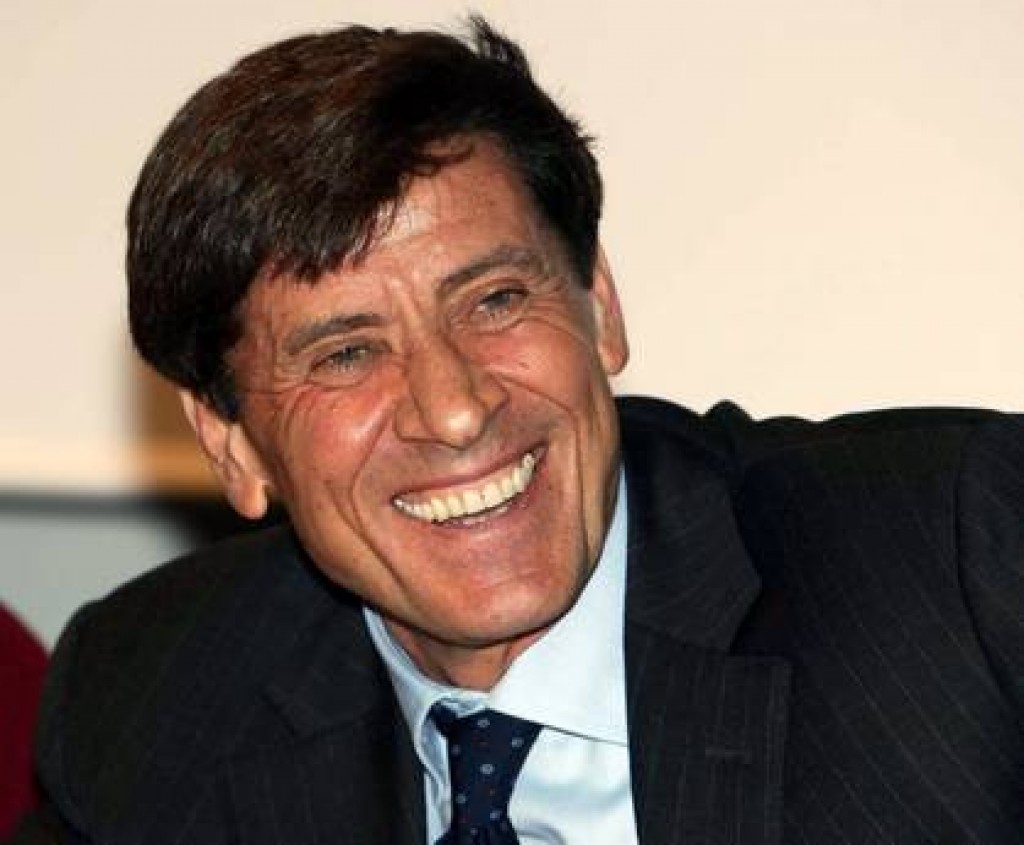 Gianni Morandi posta una foto  e il web si rivolta, “Vergognati!”