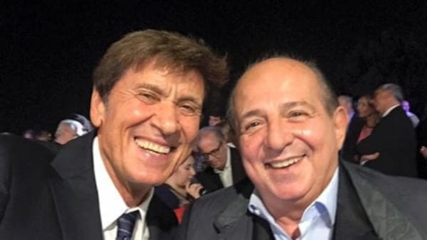 Morandi e Magalli arriva finalmente il selfie della pace, ecco i commenti